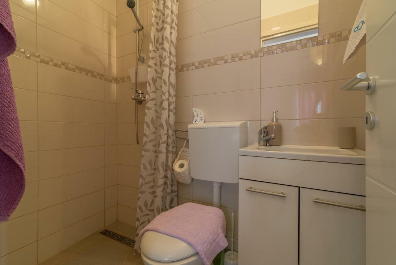 Emma & Toni Apartment Biograd Na Moru Room photo