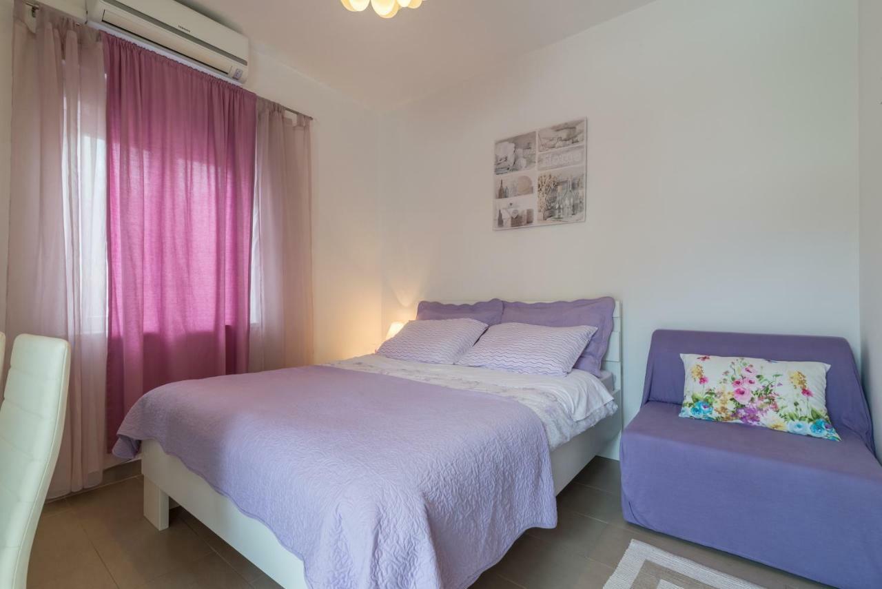 Emma & Toni Apartment Biograd Na Moru Room photo